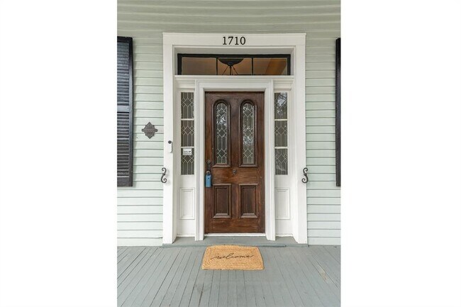 Building Photo - 1710 Ave M 1/2