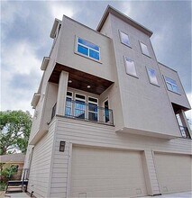 Building Photo - 1325 W 24th St