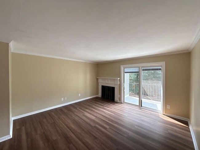 Building Photo - T.R. Lawing Realty Property