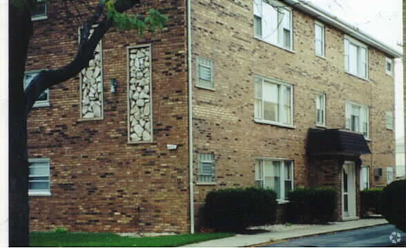 Foto del edificio - 6015 W 64th Pl