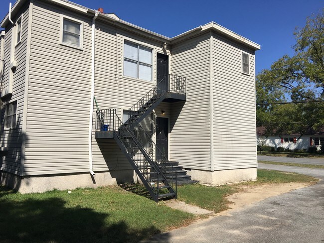 Foto del edificio - 214 E Grady St