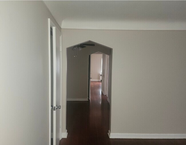 Foto del edificio - 5009 Newfield Ave