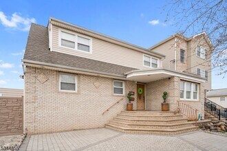 Building Photo - 501 Niles St