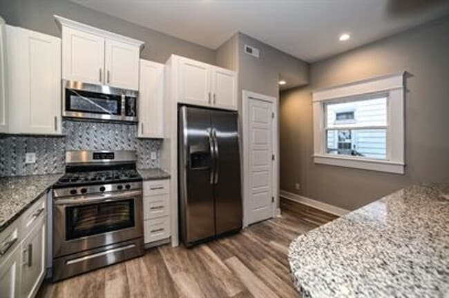 Photo - 625 Barret Avenue House