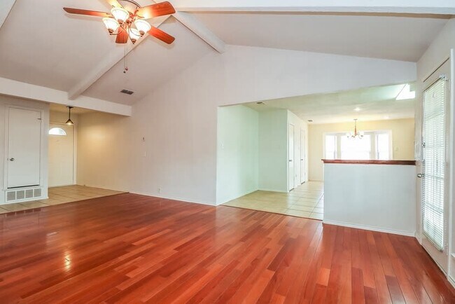 Building Photo - 3401 Meadow Wood Ct