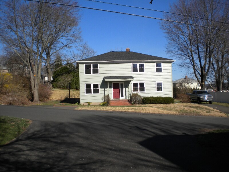 20 Geissler Dr, Shelton, CT 06484 Room for Rent in Shelton, CT