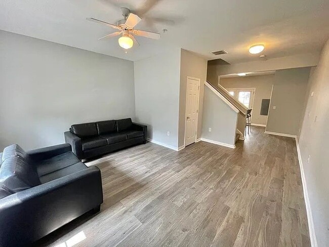 Building Photo - 128 University Village Dr