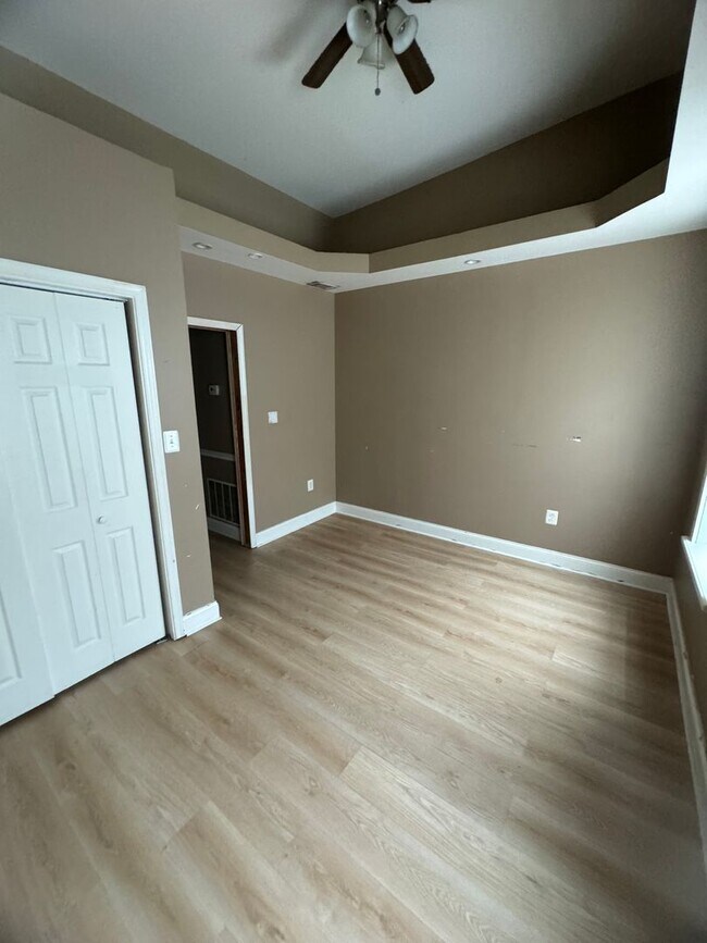 Building Photo - 716 N 48th St