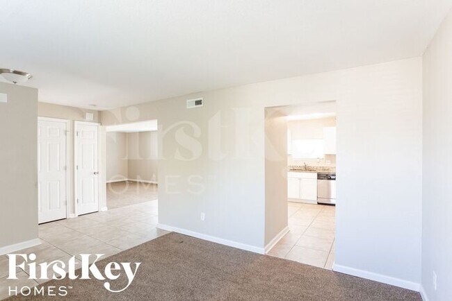 Building Photo - 11538 planewood Ct