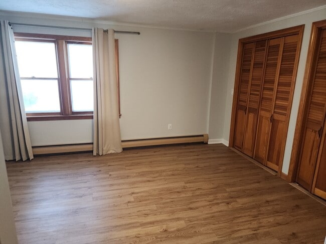 Building Photo - 586 Franklin St