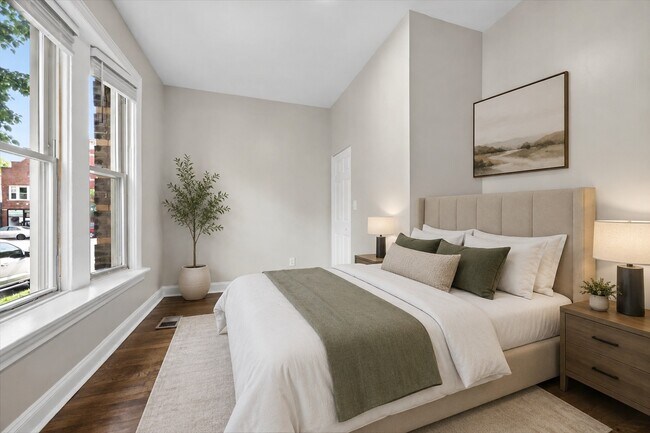 Foto del edificio - 2405 W McLean Ave