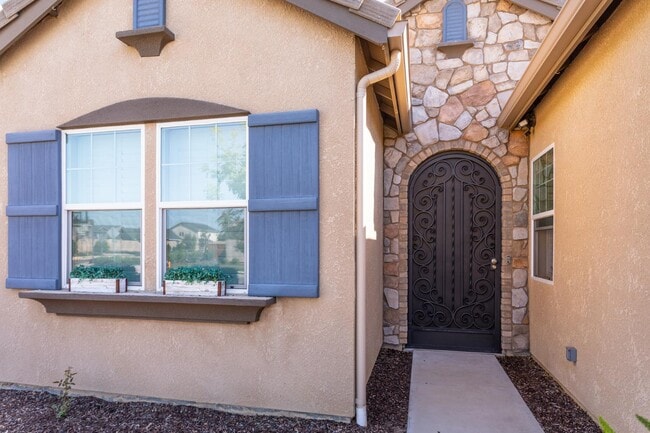 Building Photo - 2227 N Highland Ave