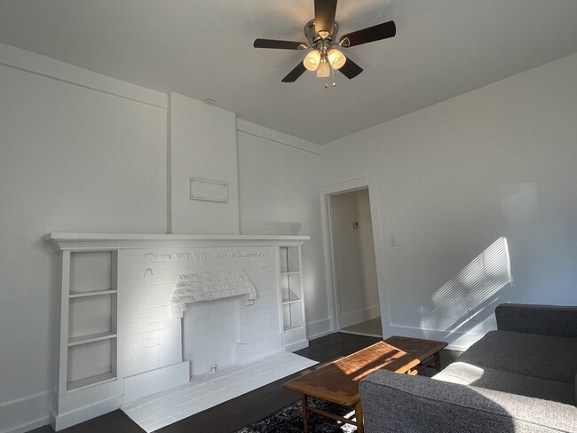 Photo - 1137 NW 44th St (Oklahoma City, OK) House