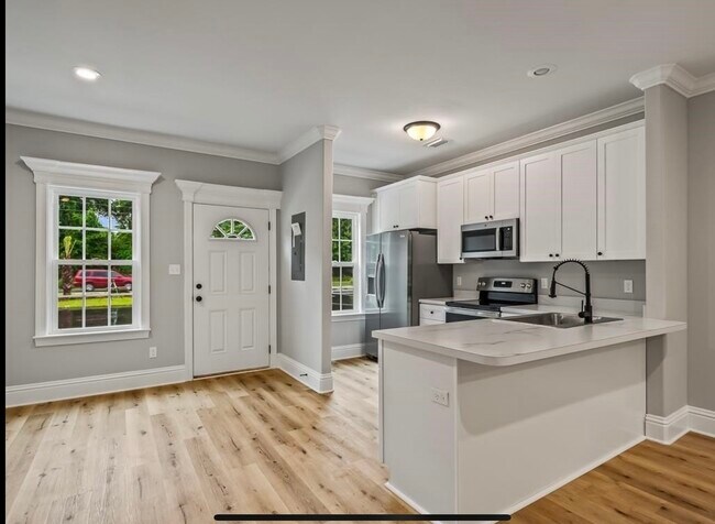 Building Photo - 10 Old Courthouse Way