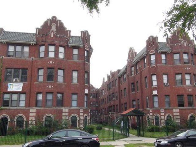 Primary Photo - 4412 S Drexel Blvd