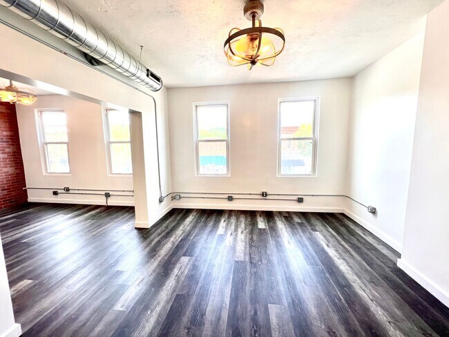 Foto del edificio - 443 3rd St
