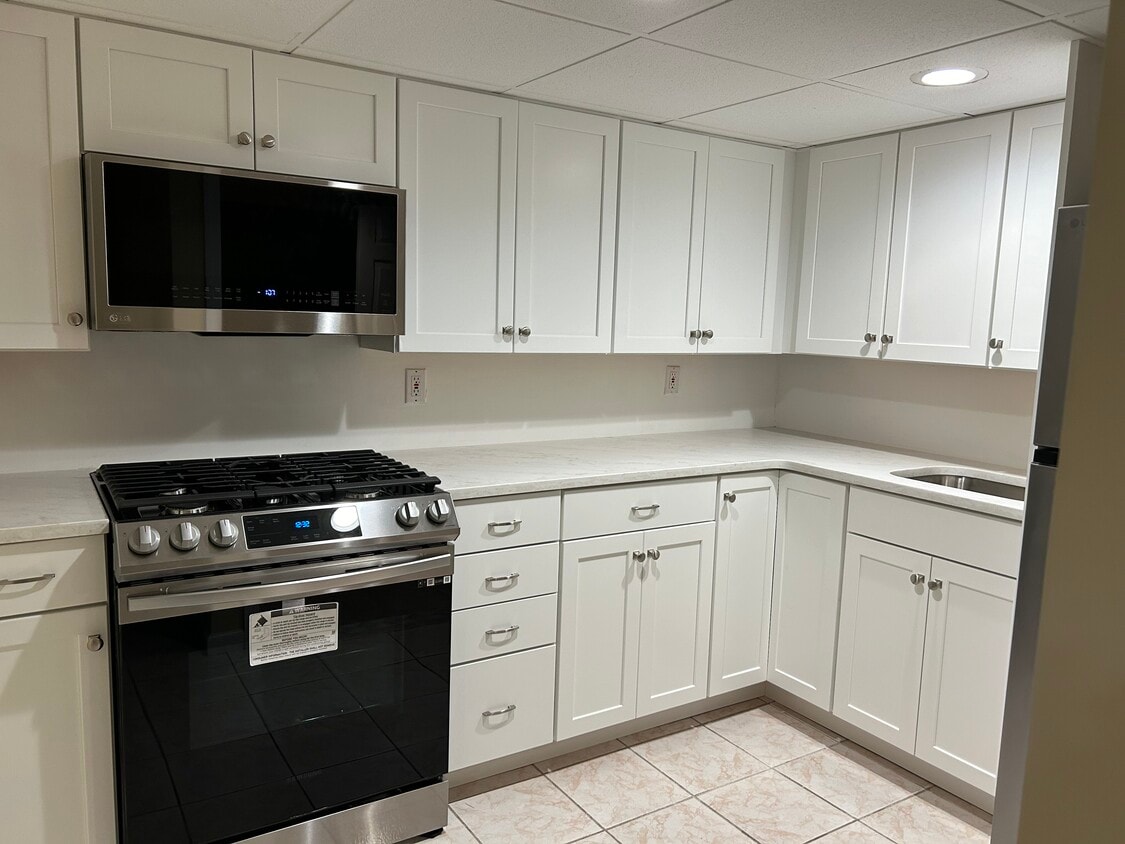 Building Photo - 34 Berdine Ct