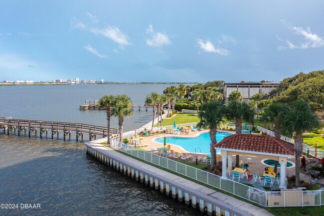 Foto del edificio - 2801 S Ridgewood Ave