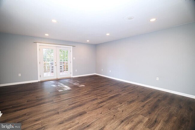 Foto del edificio - 14436 Whisperwood Ct
