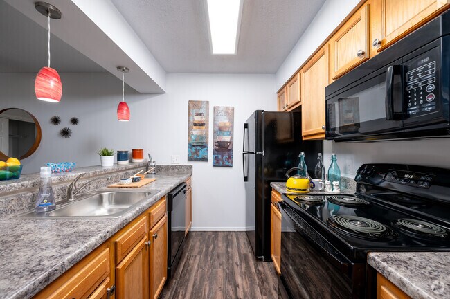 Cian - Cocina - Teal Run Apartments