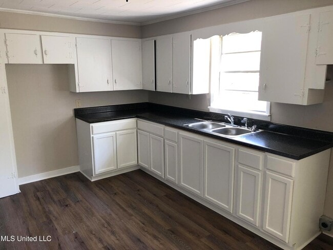 Foto del edificio - 213 Van Voris St