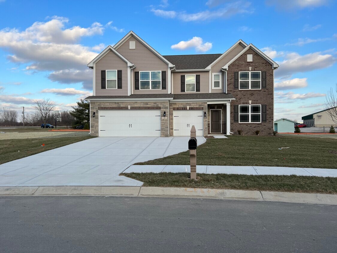 Foto principal - 41 Dyson Dr
