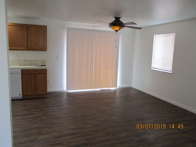 Building Photo - 650 Joette Dr