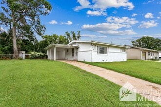 Building Photo - 1422 Cloverdale Dr