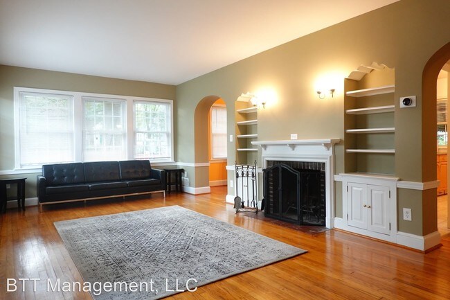 Building Photo - 800 Maplewood Ave