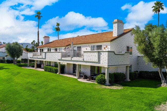 Building Photo - 270 Vista Royale Cir E