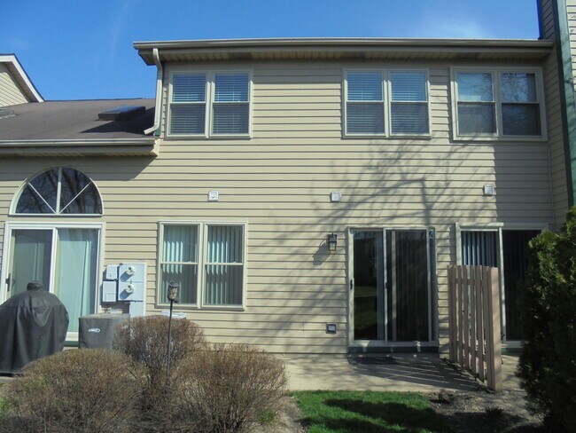 Foto del edificio - 938 Ridgefield Ln