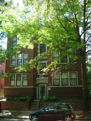 Building Photo - 527 Clara Ave