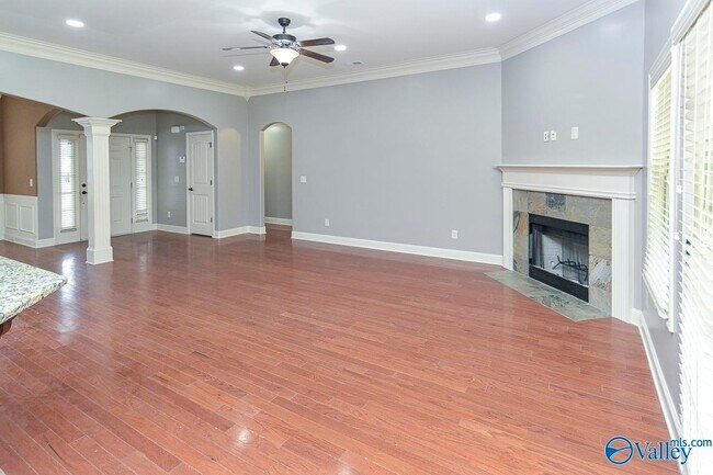 Foto del edificio - 15818 Trey Hughes Dr NW