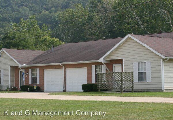 Primary Photo - 534 Huron Dr W