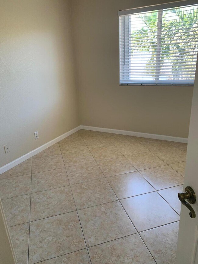 Foto del edificio - 2338 Center Stone Ln