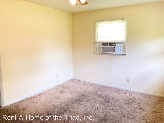 Building Photo - 2 br, 1 bath House - 715 Dale Street