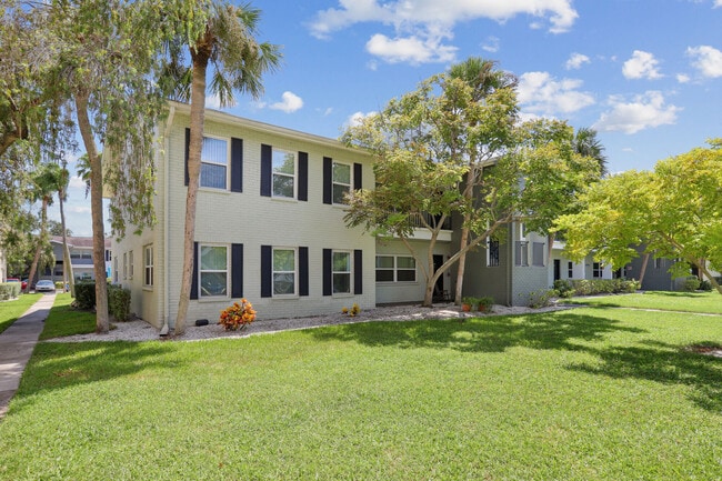 Building Photo - The Drake at St. Pete