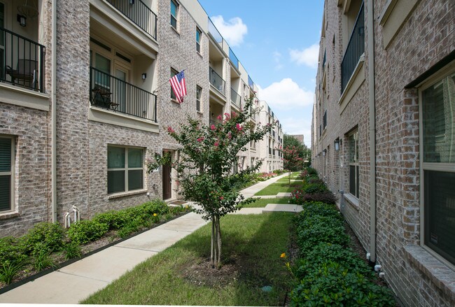 Foto del edificio - 1302 Rancho Mirage Dr