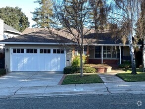 Building Photo - 1215 Tilia St