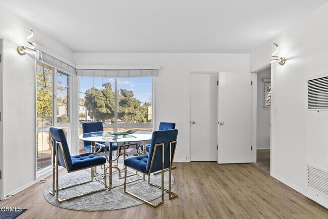 Foto del edificio - 2463 Federal Ave