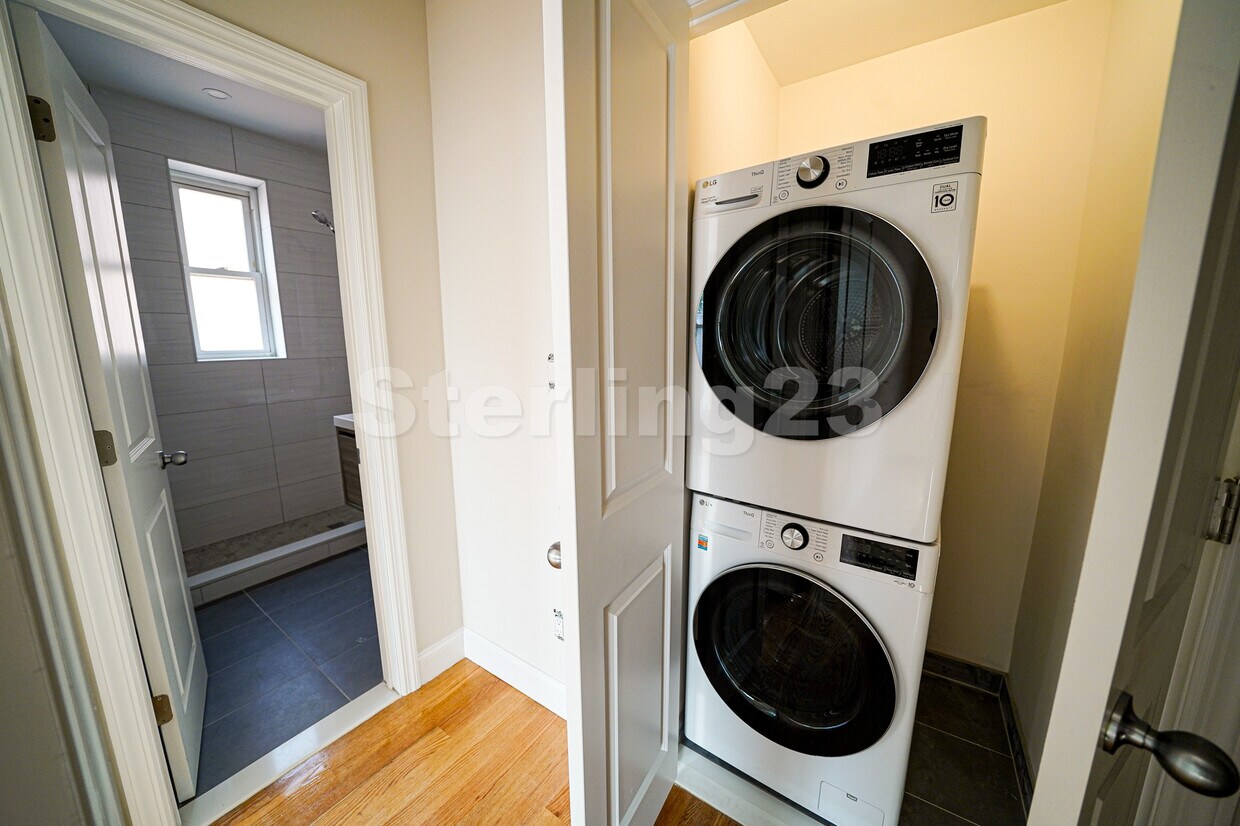 Foto del edificio - 2335 Crescent St
