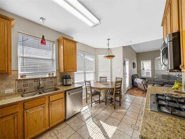 Foto del edificio - 722 Duchess Dr