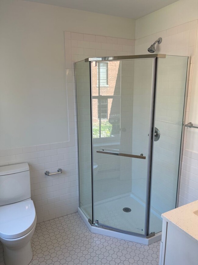 Building Photo - 43 Johnston Street Apt#1