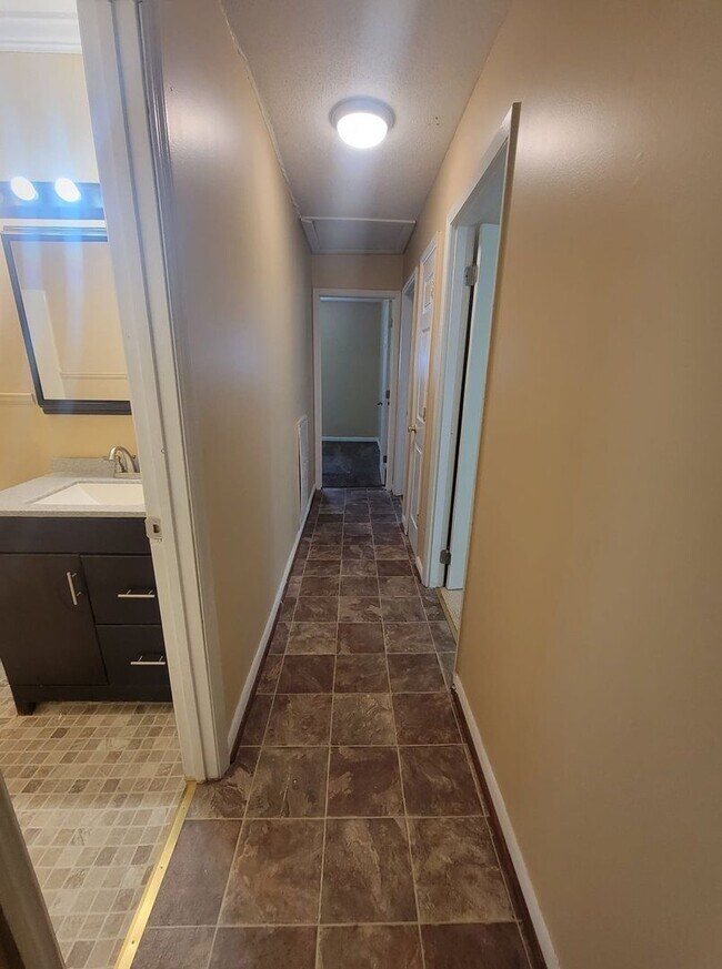 Foto del edificio - Spacious 4BR/2BA single family home in Ann...
