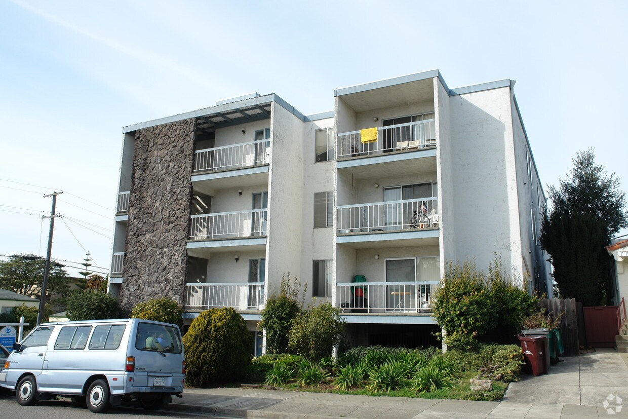 Foto principal - 1221 Brighton Ave
