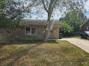 Building Photo - 637 Eureka Springs Dr