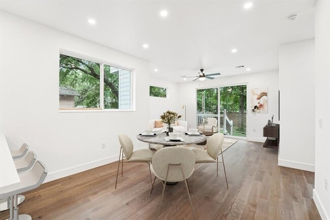 Building Photo - 1208 W Oltorf St