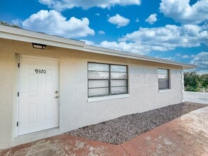 Building Photo - 9370 Hi Dr