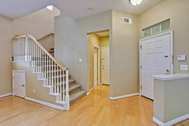 Building Photo - 443 Farrel Ct