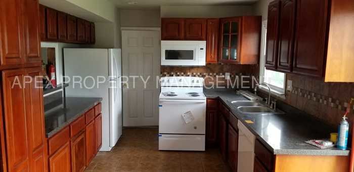 Primary Photo - 34 Holton Ln